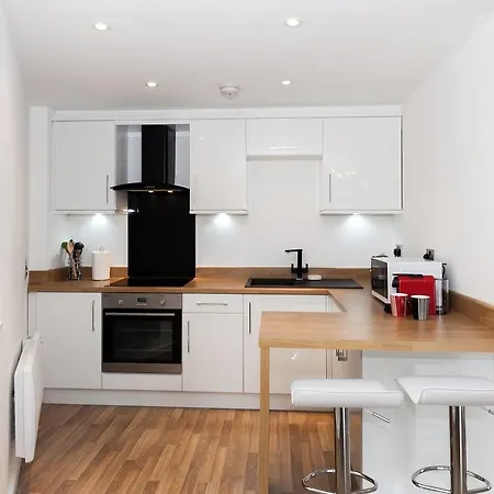 Amazing 2 Bed מנצ'סטר