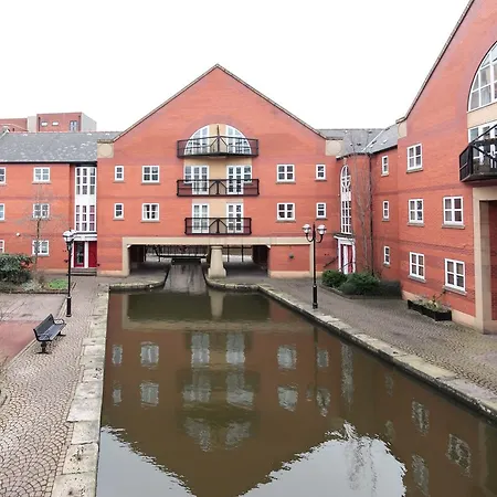 City Centre Waterside 3 Bedroom With Parking