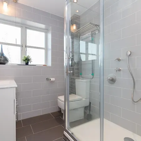 City Centre Waterside 3 Bedroom With Parking * Manchester