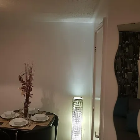 Central Cosy Flat *