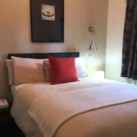 Bed & Breakfast Park Crescent Manchester
