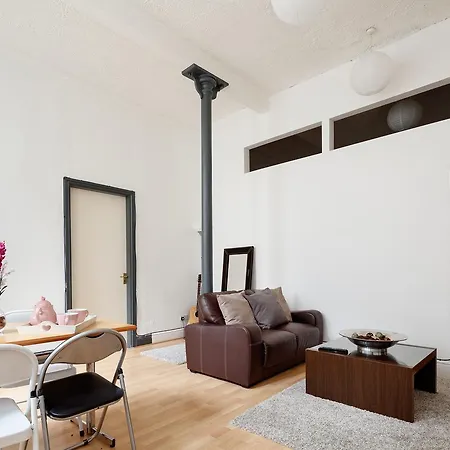 Piccadilly Garden Apartment *