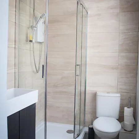 Piccadilly Garden Apartment