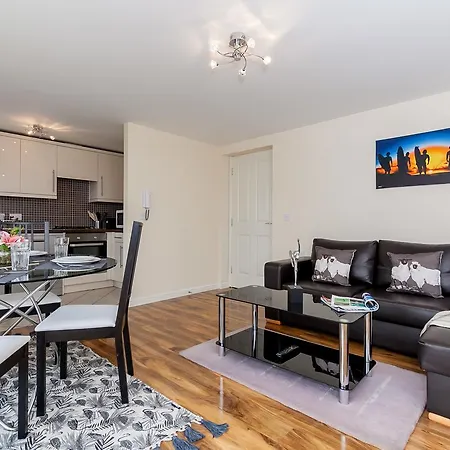 Cute 2br Close To The City Centre Apartment