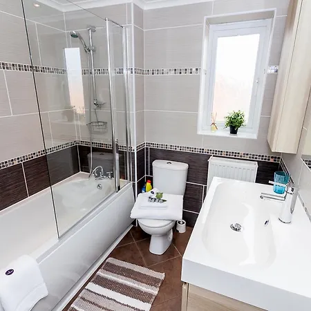 Апартаменты Cute 2br Close To The City Centre Манчестер