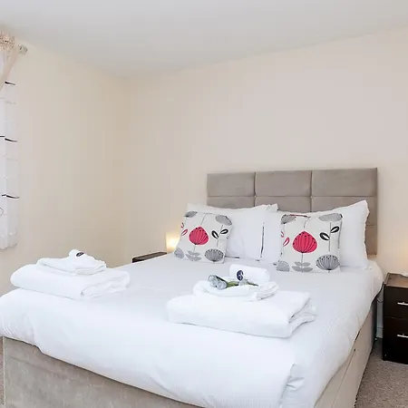 Cute 2br Close To The City Centre Apartment