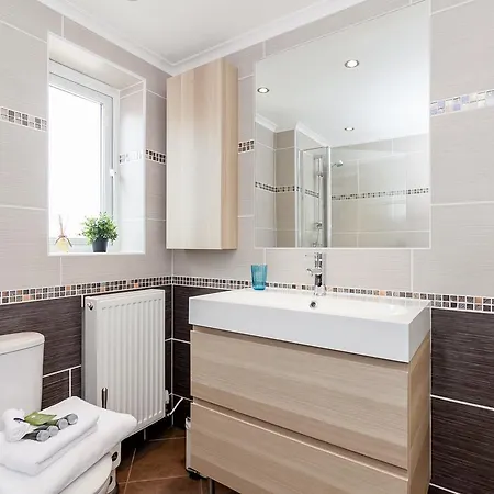 Cute 2br Close To The City Centre