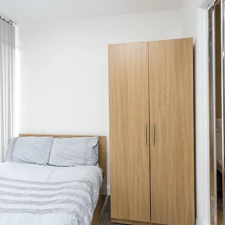 Studio With Balcony Views Over * Manchester