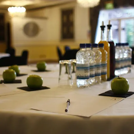Hotel The Victoria Manchester By Compass Hospitality 3*