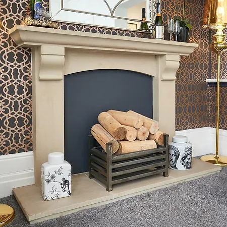 Mulberry House Apartment *