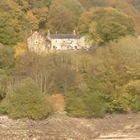 Oyo Ladybower מלון במפורד