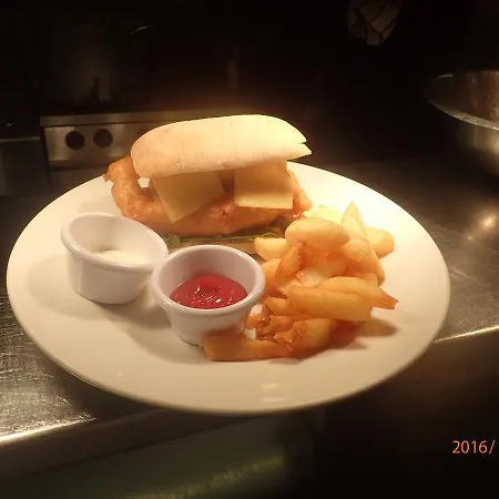 Oyo Ladybower Hotel 3*