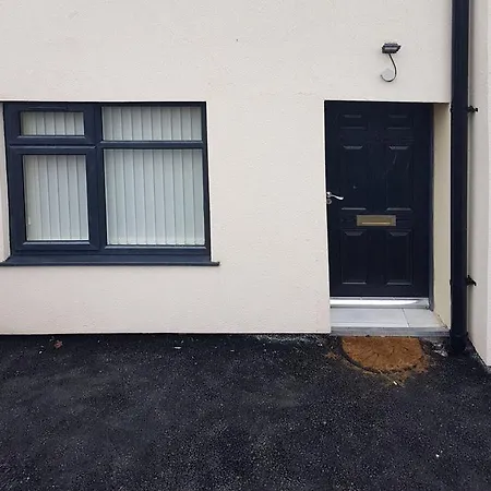 Apartment 2 Bedroom, Luxury Throstle's Nest *