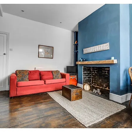 Cozy Two Bedroom House Near Mediacity Uk Manchester