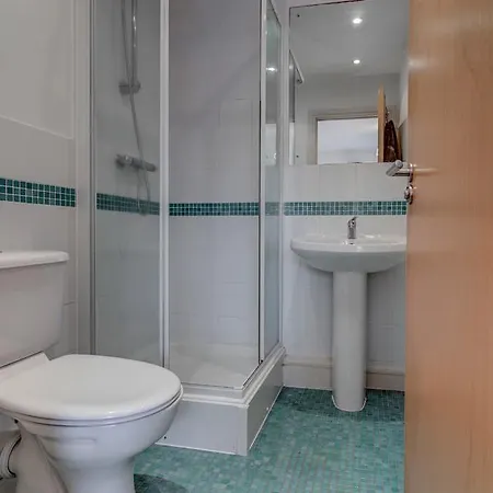 Bright, Spacious 2br Ancoats Apt For 4 W/balcony דירה *