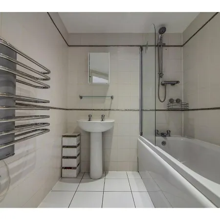 Clean, Bright 2br Flat For 4 Apartmán *