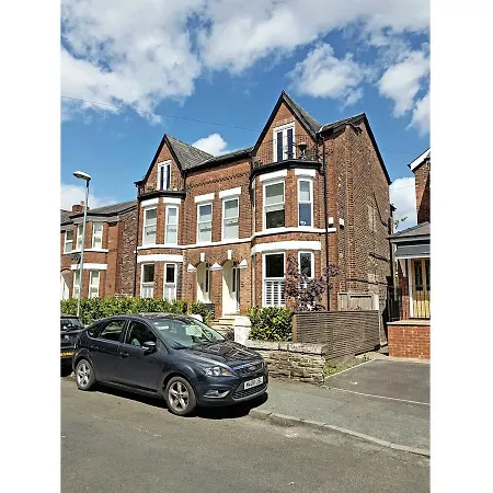 Апартаменты Bright, Spacious 1br Chorlton Apt For 2 W/patio Манчестер