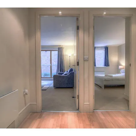 Modern, Spacious 1br Central Flat For 4 Apartmán