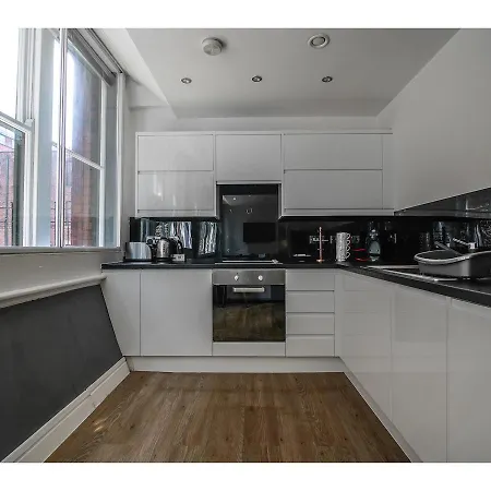 Stunning 1-bed Flat In Trendy Sleeps 4 Apartment Manchester