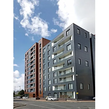 Stunning & Spacious 2br In Mediacityuk *