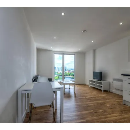 Apartment Stunning & Spacious 2br In Mediacityuk *