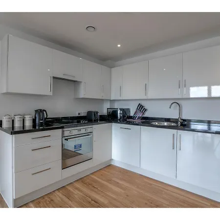 Stunning & Spacious 2br In Mediacityuk Apartment
