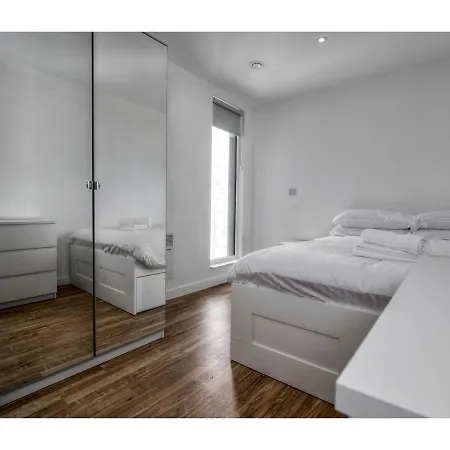 Stunning & Spacious 2br In Mediacityuk