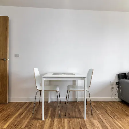 Apartment Stunning & Spacious 2br In Mediacityuk *