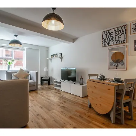 Gorgeous And Modern, Central Apt For 6 * Manchester