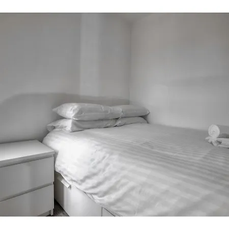 Stunning & Spacious 2br In Mediacityuk Apartment Manchester