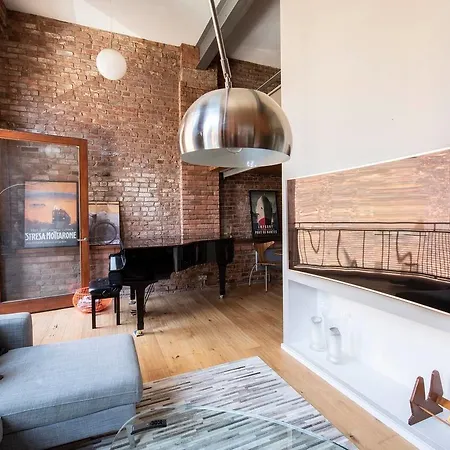 Stylish 2 Bed Duplex Flat In Castlefield *