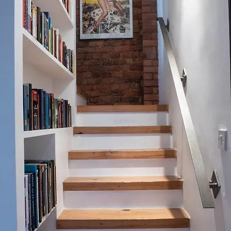 Stylish 2 Bed Duplex Flat In Castlefield Apartment