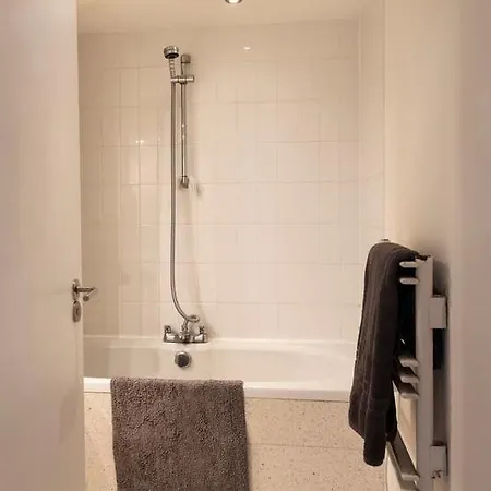 Stylish 2 Bed Duplex Flat In Castlefield *