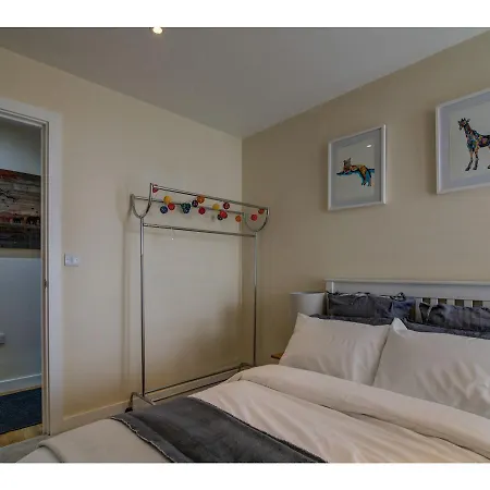 Spacious & Modern, 2br In City Centre Apartment Manchester