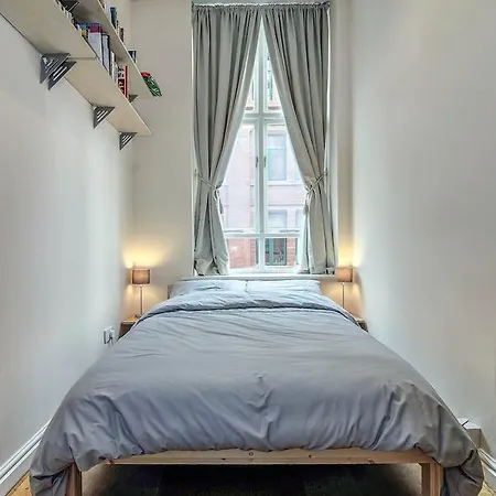דירה Bright, Spacious 2br Central Flat For 4 *