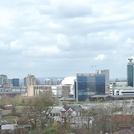 Approved Serviced Park Rise Apartment Manchester