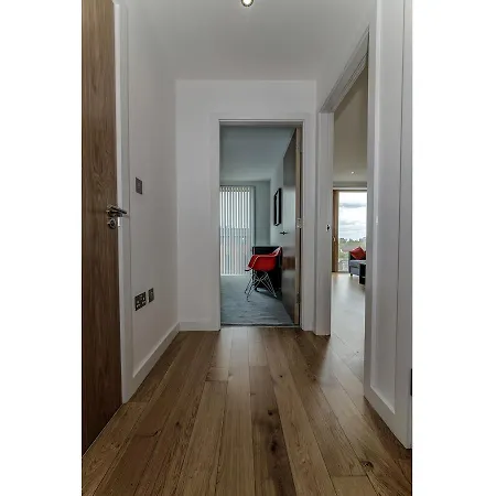 409 Chapel Street - Stylish, Clean 1 Bedroom Flat For 4 *