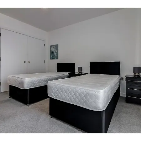Апартаменты 409 Chapel Street - Stylish, Clean 1 Bedroom Flat For 4 *