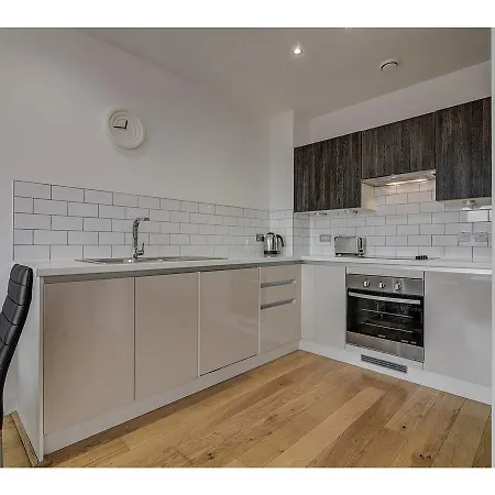 409 Chapel Street - Stylish, Clean 1 Bedroom Flat For 4 * Манчестер
