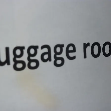 Hostel Ashton House *