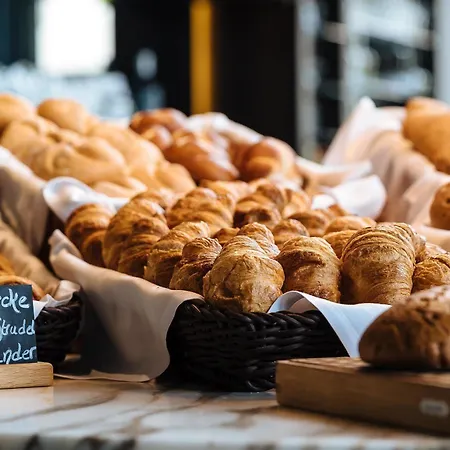 One Manchester-piccadilly 3*