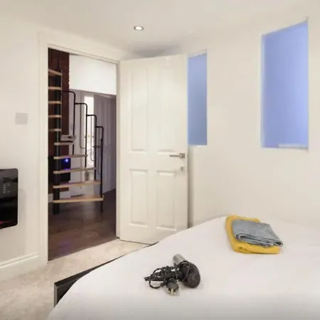 Апартаменты Beautiful 2 Bed Duplex W Mezzanine In City Centre