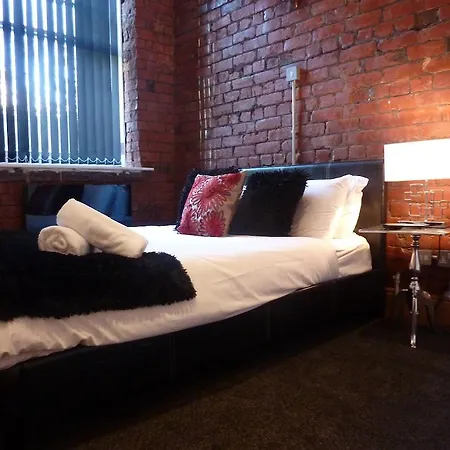 Ashton House Hostel