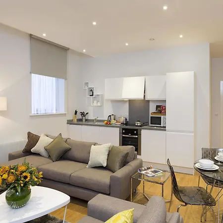 Cove Minshull Street Otel 4*