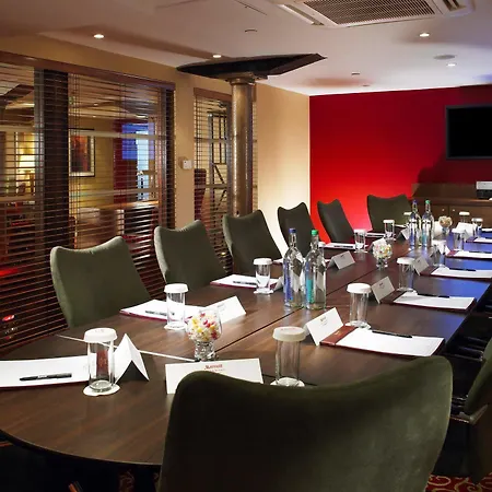 Marriott Victoria &