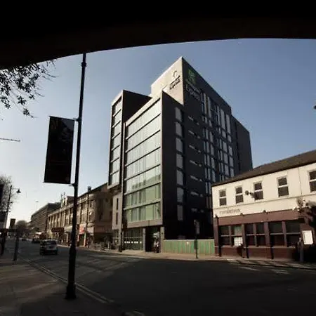Hotel Express Centre By Ihg