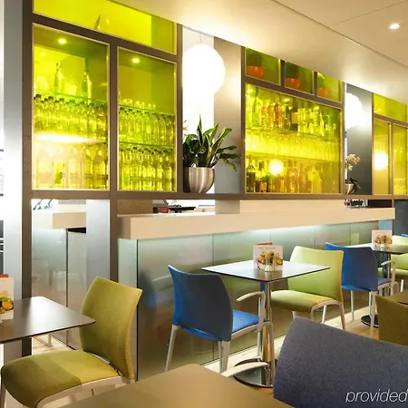 Ibis Centre Princess Street 3*