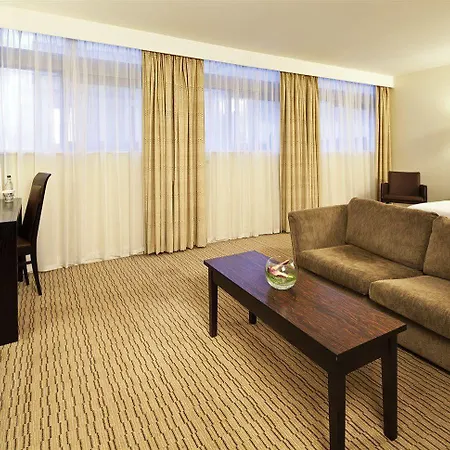 Mercure Piccadilly Hotel 4*