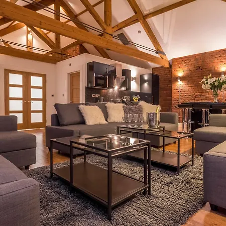 Eleska's Aparthotel 4*