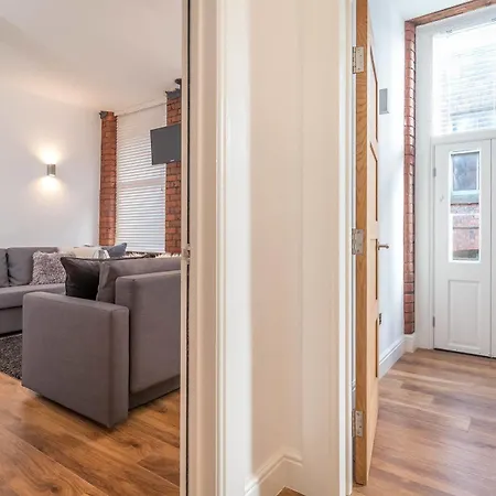 Eleska's Aparthotel